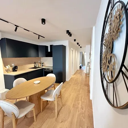 Ref 127 - 3 Pieces 2 Port Apartment *