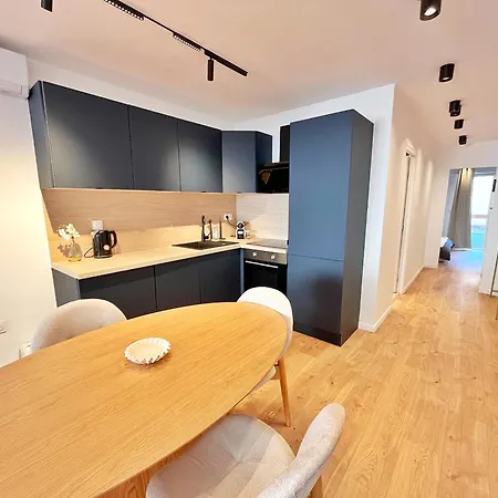 Ref 127 - 3 Pieces 2 Port Apartmán Nice